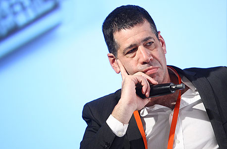 ד"ר עופר רימון. "אנחנו מקפידים לבצע בדיקות קרינה" ד"ר עופר רימון. "אנחנו מקפידים לבצע בדיקות קרינה"