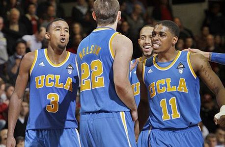 קבוצת הכדורסל של UCLA. חסות מאנדר ארמור: 15 שנים, 280 מיליון דולר, 18.67 מיליון בשנה: הברוינס החליפו בשנה שעברה את אדידס בחוזה ספונסרשיפ, היקר ביותר בהיסטוריית ספורט המכללות עם אנדר ארמור.
