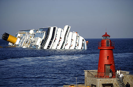 הקוסטה קונקורדיה, ספינה של קרניבל קורפ שטבעה מול חופי איטליה, צילום: איי אף פי