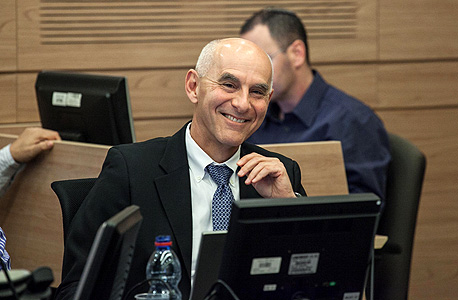 שריג. האיש שמשפיע על הפנסיה מעל לראשו של הציבור שריג. האיש שמשפיע על הפנסיה מעל לראשו של הציבור