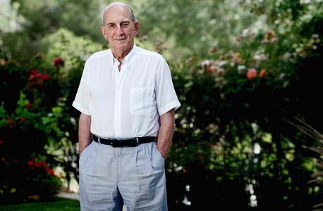 צ'רלס ברונפמן. יזם את התוכנית לאחר שראה ילדים בירושלים מסיימים את יום הלימודים בצהריים צ'רלס ברונפמן. יזם את התוכנית לאחר שראה ילדים בירושלים מסיימים את יום הלימודים בצהריים