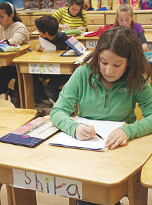שירה זאב. החינוך מגיל הגן ועד סוף התיכון עולה 250 אלף דולר שירה זאב. החינוך מגיל הגן ועד סוף התיכון עולה 250 אלף דולר