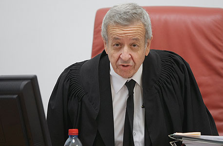 השופט בדימוס אליעזר ריבלין, צילום: אלכס קולומויסקי