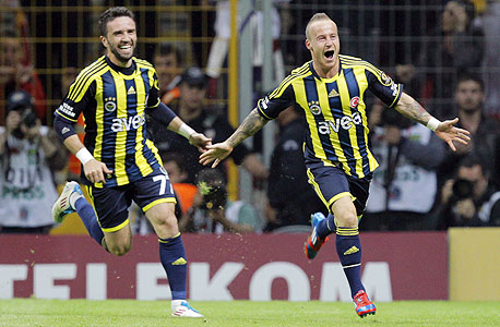 התאחדות הכדורגל הטורקית זיכתה את פנרבחצ&#39;ה ממכירת משחקים 
