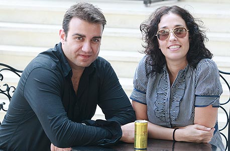 טרנד: הבעלים של קבוצת COL משיק יין מבעבע בפחית
