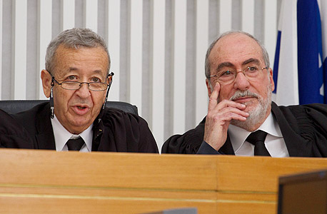 נשיא ביהמ"ש העליון אשר גרוניס (מימין) והשופט אליעזר ריבלין, צילום: מיקי אלון