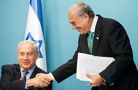 אנחל גורייה מזכ"ל OECD עם בנימין נתניהו (ארכיון) אנחל גורייה מזכ"ל OECD עם בנימין נתניהו (ארכיון)
