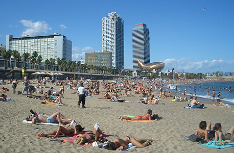החוף בברצלונה. הבירה הקוסמופוליטית של קטלוניה