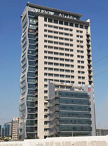 בניין ברחוב אפעל בפ"ת. היזמים חוששים להסתכן בניין ברחוב אפעל בפ"ת. היזמים חוששים להסתכן