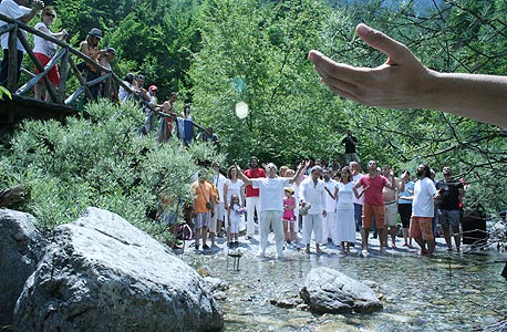 תפילה שגרתית לאל הנהר אפינאס למרגלות האולימפוס