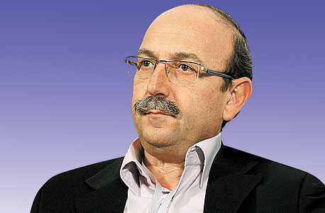 עוזי דנינו, מנכ"ל אקסלנס, מנציגות מחזיקי האג"ח של אי.די.בי עוזי דנינו, מנכ"ל אקסלנס, מנציגות מחזיקי האג"ח של אי.די.בי