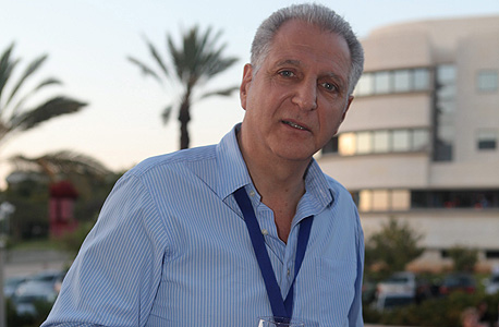 "בבתי הספר למינהל עסקים צריך ללמד גם פילנתרופיה, לא רק גרפים"