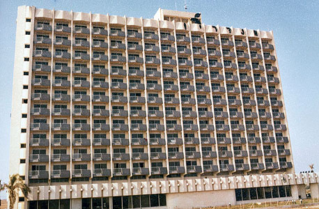 מוסף נדלן נדל"ן מלון מנדרין תל אביב, רפרודוקציה: ענר גרין