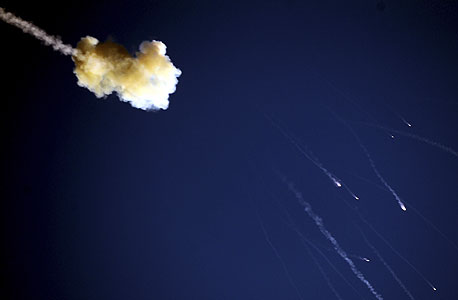 יירוט באוויר של רקטה בידי טילים שנורו מסוללת כיפת ברזל