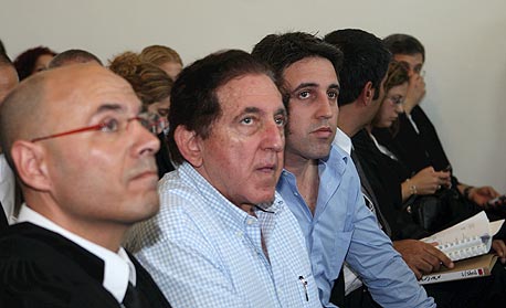 שתי חברות מצטרפות לצו ההקפאה של מילומור