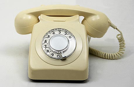 מגדל שוקי הון ממליצים על סלקום ופרטנר; בתמונה: טלפון חוגה מגדל שוקי הון ממליצים על סלקום ופרטנר; בתמונה: טלפון חוגה