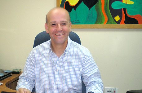 מנשה זילכה מנכ"ל קרביץ לשעבר. עמד בראש הקבוצה מטעם קרביץ מנשה זילכה מנכ"ל קרביץ לשעבר. עמד בראש הקבוצה מטעם קרביץ