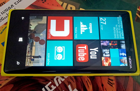 מסך מצוין, אשר לא מתרגש מתאורה ישירה. Lumia 920 מסך מצוין, אשר לא מתרגש מתאורה ישירה. Lumia 920