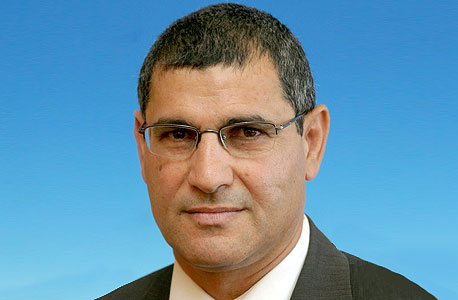 סמנכ"ל רש"ת, יורם שפירא. נאלץ לבשר לספקיות שירותי הקרקע על ביטול המכרז סמנכ"ל רש"ת, יורם שפירא. נאלץ לבשר לספקיות שירותי הקרקע על ביטול המכרז