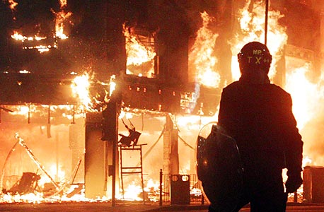 מהומות בצפון לונדון ב-2011. דעיכה לא נעימה, צילום: איי פי
