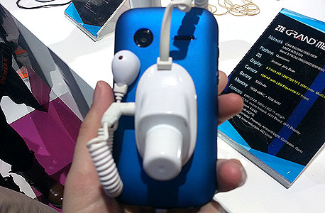 שועל כיס: מכשירי FireFox OS הראשונים מגיעים למערב