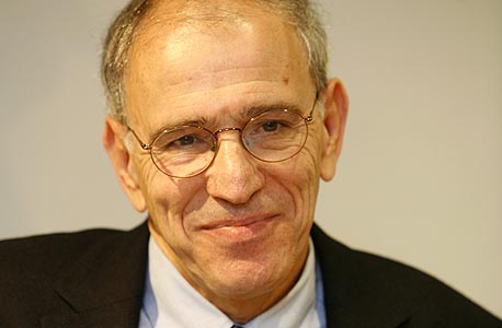לדור. "אנחנו מנסים להיות יותר אפקטיביים וזה כבר עובד" לדור. "אנחנו מנסים להיות יותר אפקטיביים וזה כבר עובד"