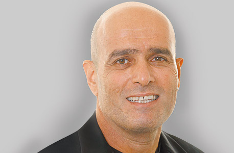 "החברה הפסידה וצרפתי נוסע במרצדס של חצי מיליון שקל"