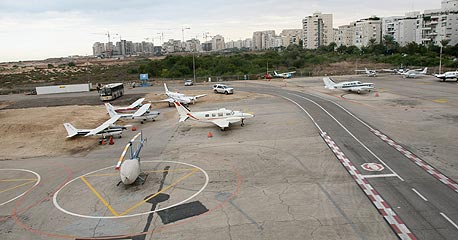 שדה דב שדה דב
