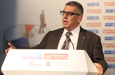 בני שיזף נואם בוועידה בני שיזף נואם בוועידה