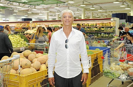 איתן יוחננוף: "המותג שלנו בונה שוק ולא הורס אותו" איתן יוחננוף: "המותג שלנו בונה שוק ולא הורס אותו"