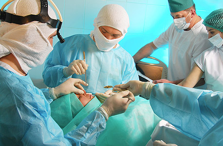 ניתוח אף, צילום: שאטרסטוק