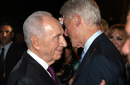 שמעון פרס ונשיא ארה"ב לשעבר ביל קלינטון, צילום: יריב כץ