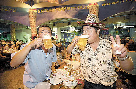 פאב בסין. הצמיחה הכי מהירה בשוק הבירה העולמי, צילום: בלומברג