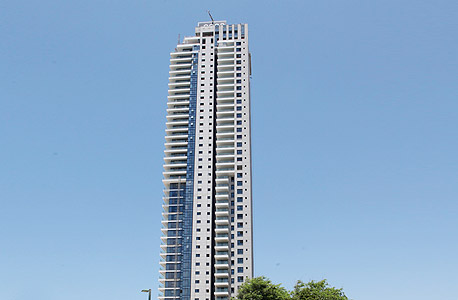 מגדל נוה בבת ים. 80 דירות ריקות מגדל נוה בבת ים. 80 דירות ריקות