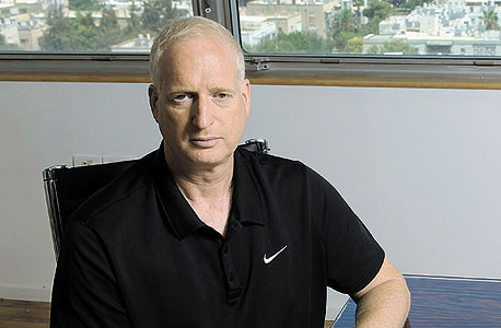 דרור הלוי, שותפו של צולר בקבוצת העיר החדשה. "אנחנו מכירים מילדות: אותו קיבוץ ואותן שריטות. לינה משותפת למשל" דרור הלוי, שותפו של צולר בקבוצת העיר החדשה. "אנחנו מכירים מילדות: אותו קיבוץ ואותן שריטות. לינה משותפת למשל"