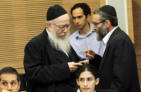 גפני (מימין) וליצמן. "האוצר לא סומך עלינו" גפני (מימין) וליצמן. "האוצר לא סומך עלינו"