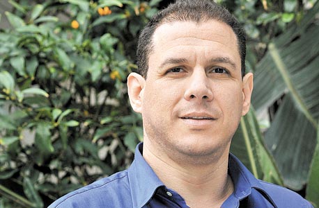 עמית ברכה, אדם טבע ודין. למי ניתנה הסמכות? עמית ברכה, אדם טבע ודין. למי ניתנה הסמכות?