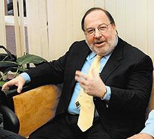 עו"ד אבי פילוסוף, האיש של גנגר בחיפה כימיקלים. פיטוריו מהחברה צפויים להיגרר לדיון בבתי המשפט עו"ד אבי פילוסוף, האיש של גנגר בחיפה כימיקלים. פיטוריו מהחברה צפויים להיגרר לדיון בבתי המשפט