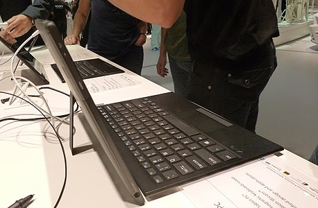 IFA 2013: הצצה ראשונה לסוני VAIO Tap 11