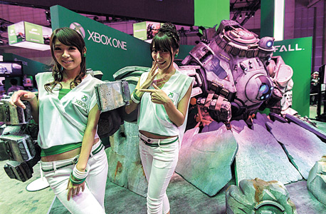 דוכן xbox בטוקיו. מיקרוסופט נאלצה לשנות את הגדרות המערכת דוכן xbox בטוקיו. מיקרוסופט נאלצה לשנות את הגדרות המערכת