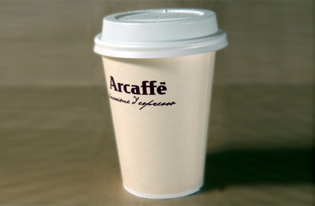 ארקפה מגדילה את כוחה בשוק הקפה: רוכשת 45% מקפה נטו