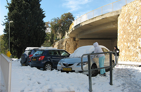שלג בשכונת ארמון הנציב בירושלים בסופ"ש שלג בשכונת ארמון הנציב בירושלים בסופ"ש