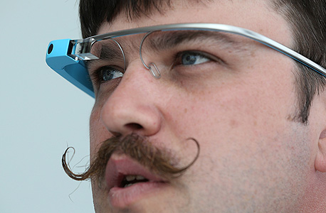 מהנדס גוגל עם ה משקפיים החכמים, צילום: איי אף פי