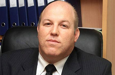 פרקליט קצב בעבר חשוד בקשר לזיוף אמנות