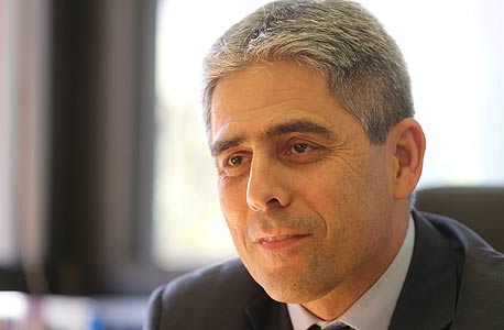 על יוקר המחיה: "אני לא מבין במחאה ציבורית, אבל בסופו של יום אם משפחה אמורה להוציא 40% מההכנסה על דיור במקום 30%, זה מגביר את מערכת הלחצים ביומיום" על יוקר המחיה: "אני לא מבין במחאה ציבורית, אבל בסופו של יום אם משפחה אמורה להוציא 40% מההכנסה על דיור במקום 30%, זה מגביר את מערכת הלחצים ביומיום"
