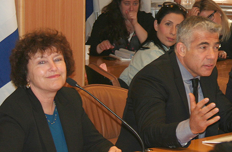 קרנית פלוג נגידת בנק ישראל ויאיר לפיד שר האוצר קרנית פלוג נגידת בנק ישראל ויאיר לפיד שר האוצר