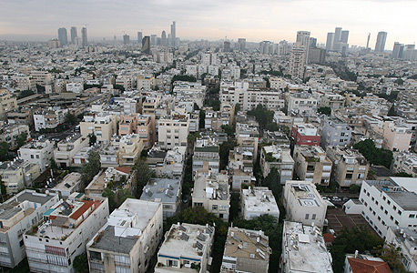 תל אביב. לטענת הדיירים, התוכנית נוגדת את הוראות תמ"א 38 ופוגעת בזכויותיהם תל אביב. לטענת הדיירים, התוכנית נוגדת את הוראות תמ"א 38 ופוגעת בזכויותיהם