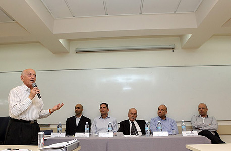 משמאל: יוסי גרוס, יניב רחימי, דן אבנון, יואב ערמוני, רם כספי ואמיר ברטוב , צילום: עמית שעל
