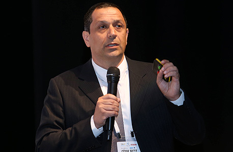 ערן שלו, שותף מנהל ב־KPMG סומך חייקין: "שלא כמו בישראל, בעולם מתקדמים לאט יותר בנושא חיסון האוכלוסייה והמנכ"לים מתקשים לראות חזרה למציאות עסקית 'נורמלית' לפני 2022" ערן שלו, שותף מנהל ב־KPMG סומך חייקין: "שלא כמו בישראל, בעולם מתקדמים לאט יותר בנושא חיסון האוכלוסייה והמנכ"לים מתקשים לראות חזרה למציאות עסקית 'נורמלית' לפני 2022"