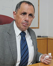 עמוס לסקר ורם בלינקוב לבית המשפט: שי לבנת מקפיא תשלומים שלנו